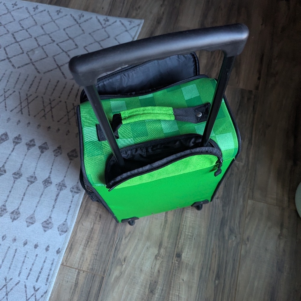 Minecraft Green Creeper Kids Rolling Suitcase. - Picture 5 of 11